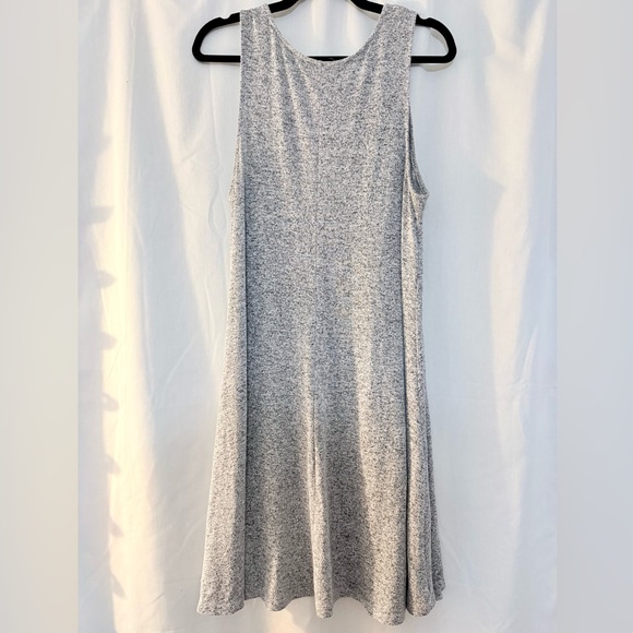 Old Navy Light Gray Sleeveless Dress - Picture 3 of 5